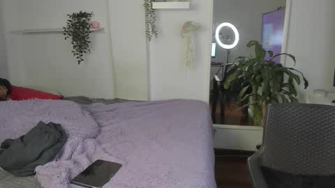 Snapshot of spider_baby_ chatting on 12/05/25, 12:52 spider_baby_ online show from 12/05/25, 12:52