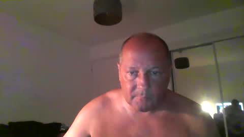 Snapshot of spidey1051a chatting on 11/22/25, 08:24 spidey1051a online show from 11/22/25, 08:24
