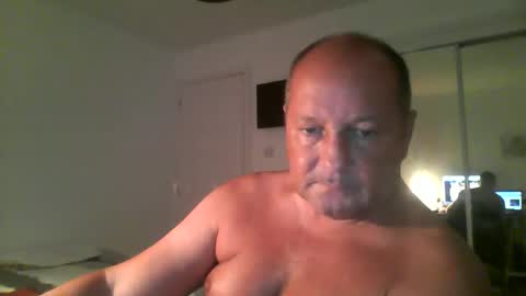 Snapshot of spidey1051a chatting on 12/01/25, 12:10 spidey1051a online show from 12/01/25, 12:10