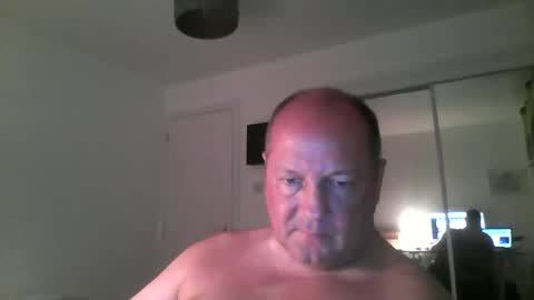 Snapshot of spidey1051a chatting on 02/17/26, 06:25 spidey1051a online show from 02/17/26, 06:25