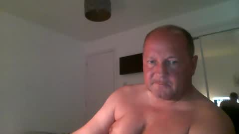 Snapshot of spidey1051a chatting on 05/05/26, 01:52 spidey1051a online show from 05/05/26, 01:52