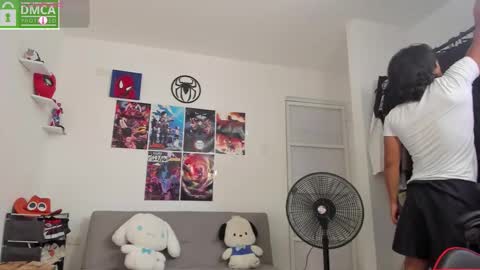 Snapshot of spideychill chatting on 12/17/25, 05:19 spideychill online show from 12/17/25, 05:19