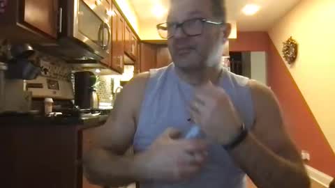 Snapshot of spike69old chatting on 01/20/25, 03:39 spike69old online show from 01/20/25, 03:39