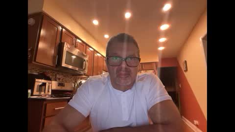 Snapshot of spike69old chatting on 10/21/25, 10:32 spike69old online show from 10/21/25, 10:32