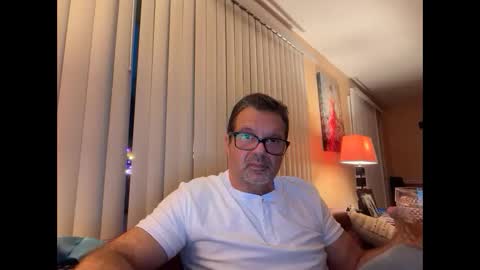 Snapshot of spike69old chatting on 11/21/25, 10:52 spike69old online show from 11/21/25, 10:52