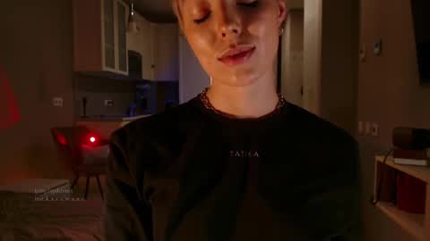 Elizabeth online show from 11/10/25, 02:38