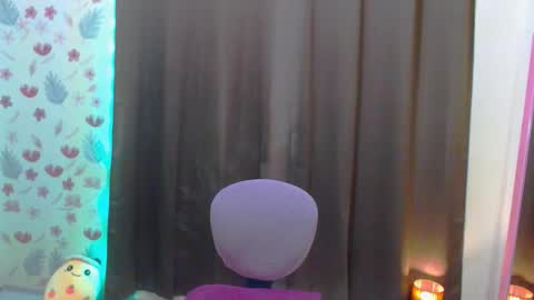 Snapshot of splendid_kim08 chatting on 09/19/25, 09:43 Kimmy online show from 09/19/25, 09:43