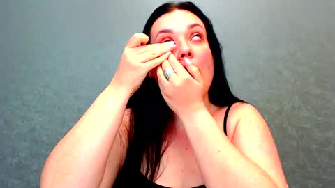 Snapshot of spoiled_lilit chatting on 01/24/25, 04:05 Lilith online show from 01/24/25, 04:05