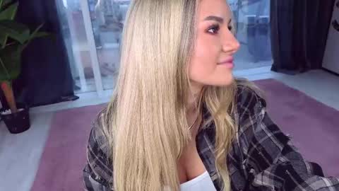 Anna online show from 11/18/25, 11:58