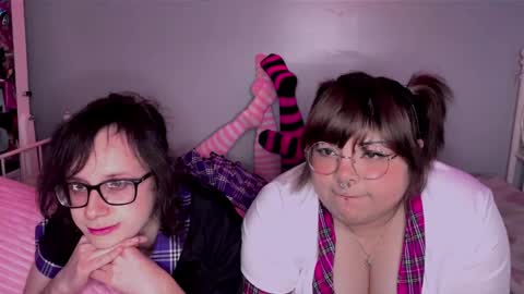 Snapshot of spookybabe2000 chatting on 03/06/25, 04:19 Spooky 3 online show from 03/06/25, 04:19