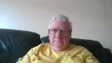 Snapshot of springtine chatting on 05/14/26, 10:55 springtine online show from 05/14/26, 10:55