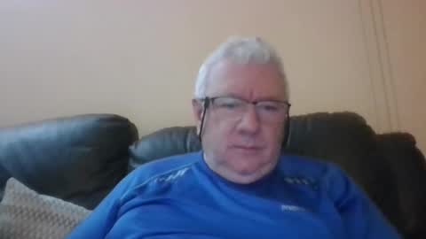 Snapshot of springtine chatting on 05/15/26, 11:12 springtine online show from 05/15/26, 11:12