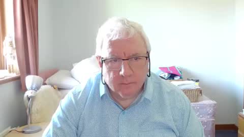 Snapshot of springtine chatting on 05/24/26, 03:06 springtine online show from 05/24/26, 03:06