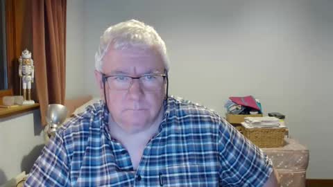 Snapshot of springtine chatting on 05/26/26, 11:45 springtine online show from 05/26/26, 11:45