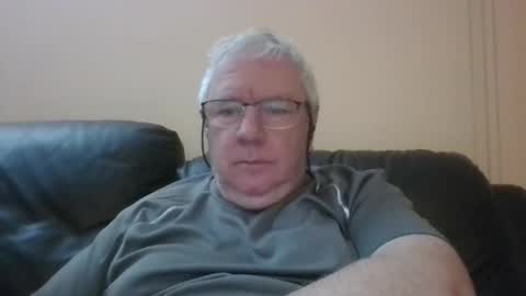 Snapshot of springtine chatting on 05/30/26, 11:46 springtine online show from 05/30/26, 11:46