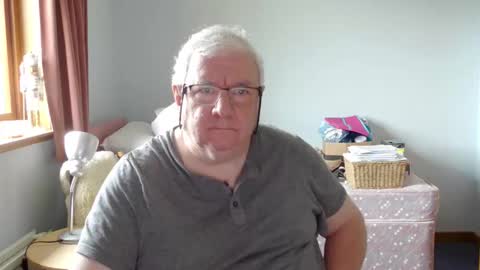 Snapshot of springtine chatting on 06/01/26, 11:23 springtine online show from 06/01/26, 11:23