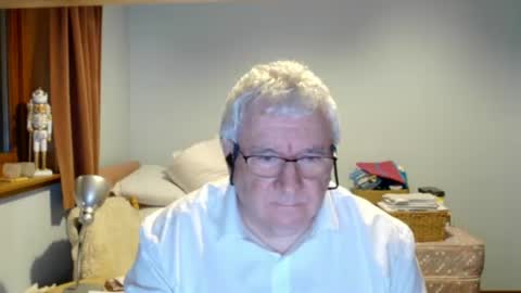 Snapshot of springtine chatting on 06/10/26, 12:55 springtine online show from 06/10/26, 12:55