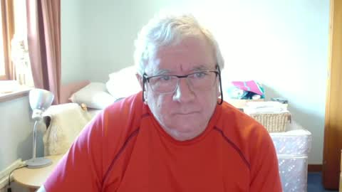Snapshot of springtine chatting on 06/20/26, 10:51 springtine online show from 06/20/26, 10:51