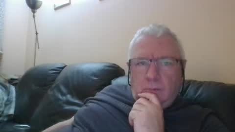 Snapshot of springtine chatting on 07/02/26, 11:44 springtine online show from 07/02/26, 11:44