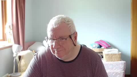 Snapshot of springtine chatting on 07/06/26, 10:12 springtine online show from 07/06/26, 10:12