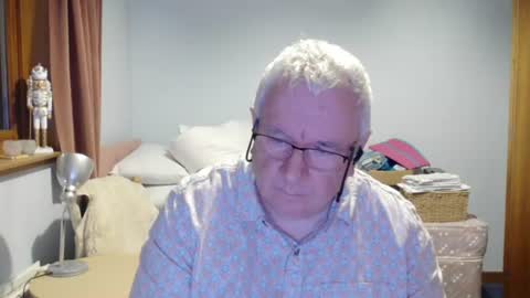 Snapshot of springtine chatting on 07/12/26, 11:51 springtine online show from 07/12/26, 11:51
