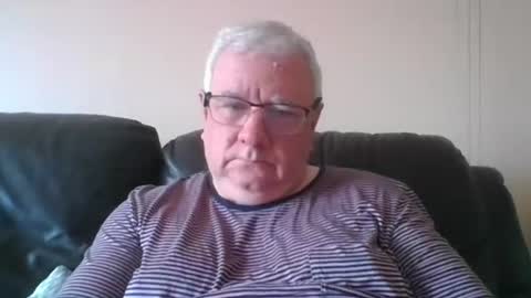 Snapshot of springtine chatting on 07/23/26, 10:35 springtine online show from 07/23/26, 10:35