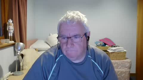 Snapshot of springtine chatting on 08/01/26, 12:21 springtine online show from 08/01/26, 12:21