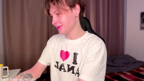 Snapshot of spyashkin chatting on 01/22/25, 01:32 your baby online show from 01/22/25, 01:32