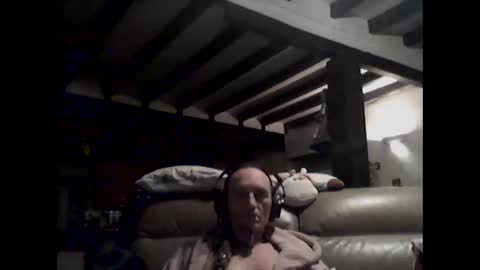 Snapshot of squealer69 chatting on 11/16/25, 05:29 squealer69 online show from 11/16/25, 05:29