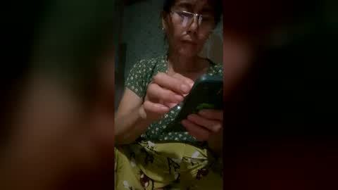 Snapshot of squirt0120 chatting on 06/05/26, 07:36 squirt0120 online show from 06/05/26, 07:36