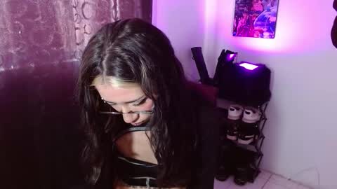 Snapshot of squirt_charlotte chatting on 10/26/25, 04:24  HELLO WELCOME MY NAME IS CHARLOTTE OY A NEW GIRL   online show from 10/26/25, 04:24