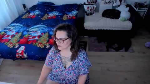 Kim online show from 12/04/25, 02:04