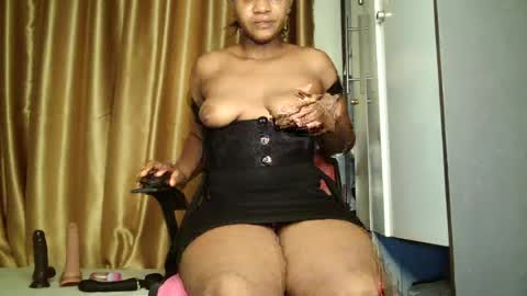 Snapshot of squirtcunt_xola chatting on 07/14/26, 04:39 melanie online show from 07/14/26, 04:39