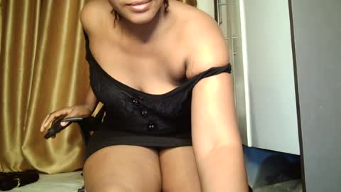 Snapshot of squirtcunt_xola chatting on 07/14/26, 10:43 melanie online show from 07/14/26, 10:43