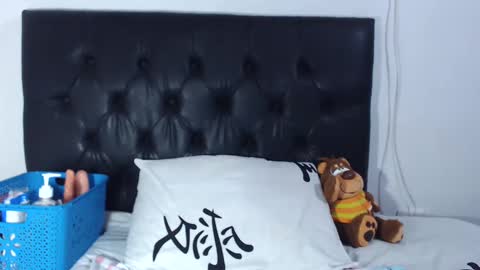 Amber Vega online show from 01/11/25, 01:48