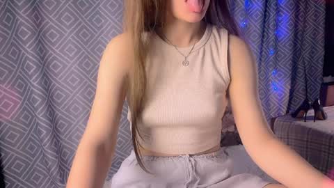   Im starting to stream at 300 GMT  Fansly  online show from 06/05/26, 07:03