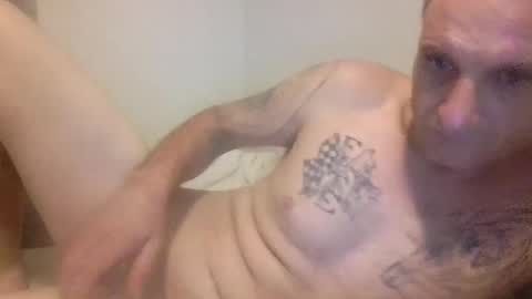 Snapshot of squirtn4mee chatting on 09/17/25, 04:58 Squirtn4mee online show from 09/17/25, 04:58