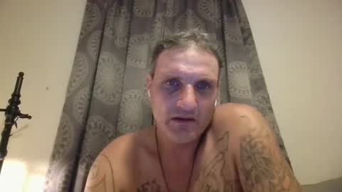 Snapshot of squirtn4mee chatting on 10/15/25, 02:33 Squirtn4mee online show from 10/15/25, 02:33