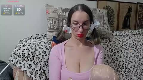 Snapshot of squirtyeleanor chatting on 11/24/25, 10:26 SquirtyEleanor online show from 11/24/25, 10:26