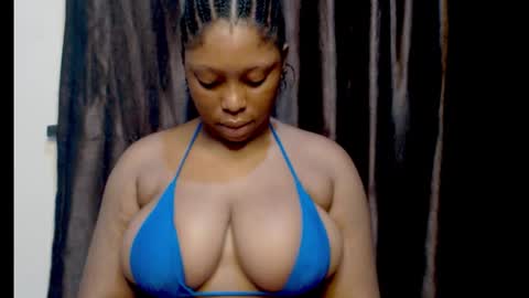 Snapshot of squirtyqueenxx chatting on 09/21/25, 11:39 gold online show from 09/21/25, 11:39