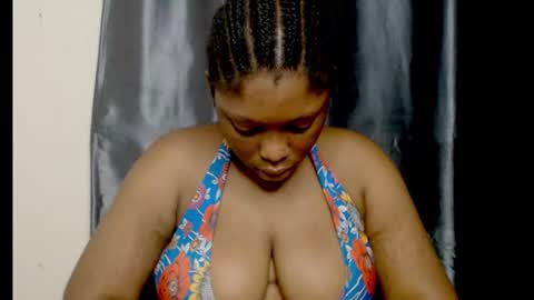 Snapshot of squirtyqueenxx chatting on 09/28/25, 01:22 gold online show from 09/28/25, 01:22