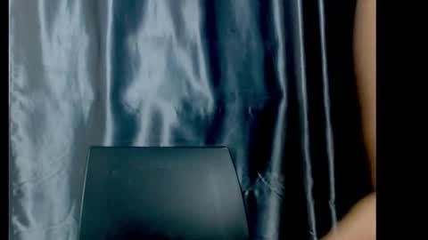 Snapshot of squirtyqueenxx chatting on 10/01/25, 10:38 gold online show from 10/01/25, 10:38