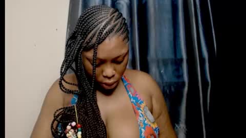 Snapshot of squirtyqueenxx chatting on 10/19/25, 09:54 gold online show from 10/19/25, 09:54