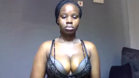 Snapshot of squiter_girlie chatting on 12/17/25, 06:19 Squiter online show from 12/17/25, 06:19