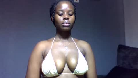 Snapshot of squiter_girlie chatting on 12/21/25, 05:58 Squiter online show from 12/21/25, 05:58