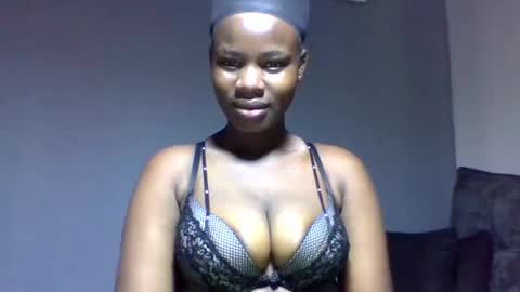 Snapshot of squiter_girlie chatting on 01/08/26, 04:37 Squiter online show from 01/08/26, 04:37