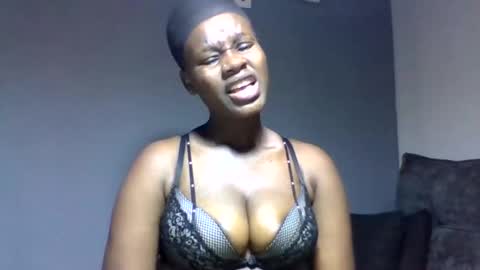 Snapshot of squiter_girlie chatting on 01/08/26, 05:04 Squiter online show from 01/08/26, 05:04