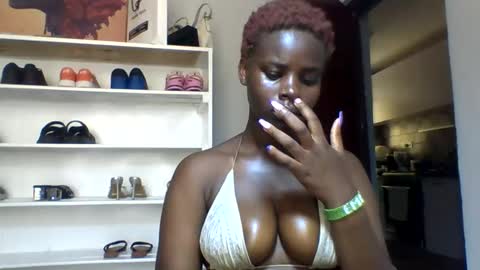Snapshot of squiter_girlie chatting on 04/16/26, 08:48 Squiter online show from 04/16/26, 08:48