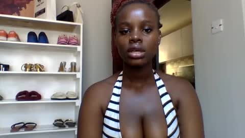 Snapshot of squiter_girlie chatting on 05/16/26, 10:36 Squiter online show from 05/16/26, 10:36