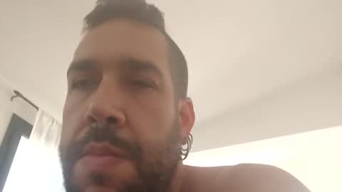 Snapshot of srakdx chatting on 11/17/25, 09:04 srakdx online show from 11/17/25, 09:04